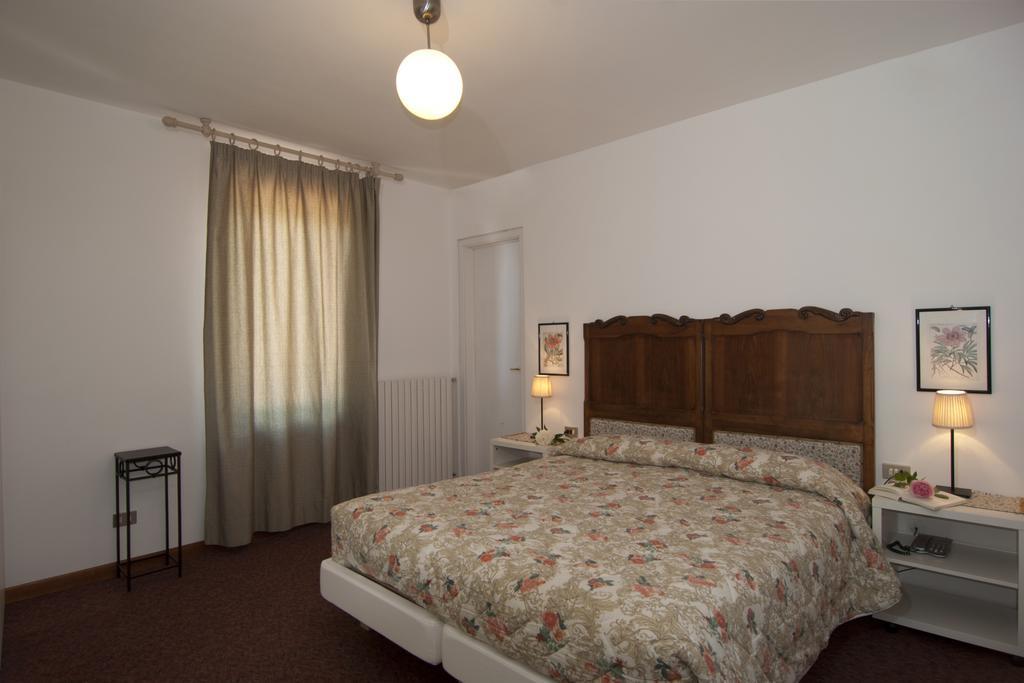 Hotel Mariano Гарньяно Номер фото